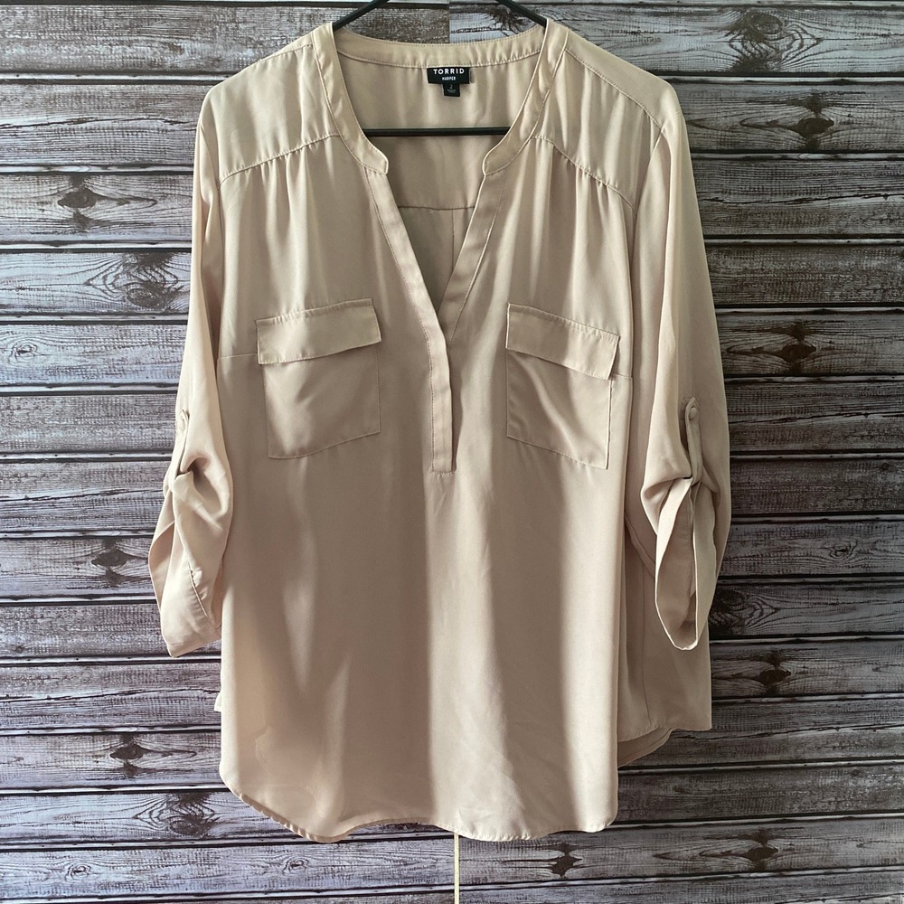 Torrid Women's Harper‎ Blouse Size 2X V-Neck Tab-Sleeves